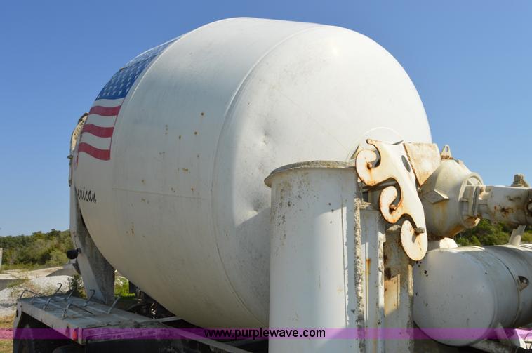 image for item I6484 1994 Ford LT9000 mixer truck