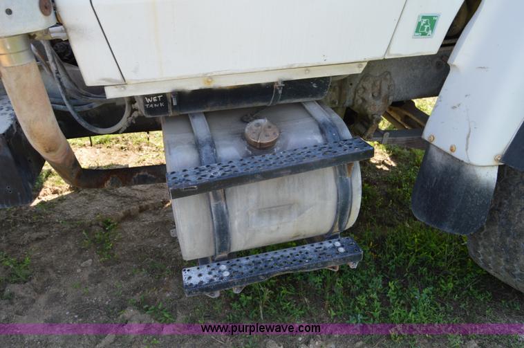 image for item I6484 1994 Ford LT9000 mixer truck