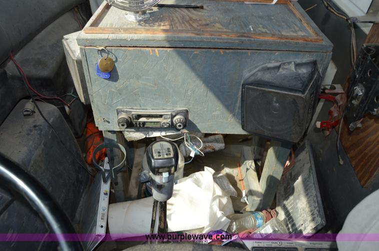 image for item I6484 1994 Ford LT9000 mixer truck