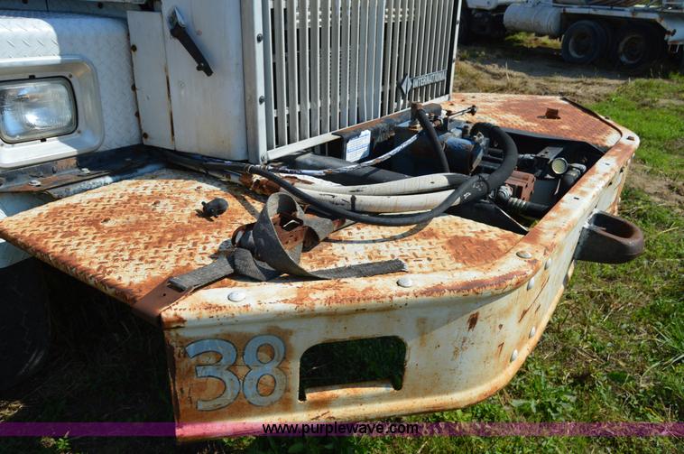 image for item I6485 1994 International 1840 mixer truck