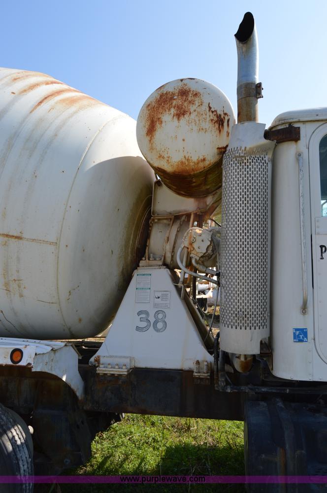 image for item I6485 1994 International 1840 mixer truck