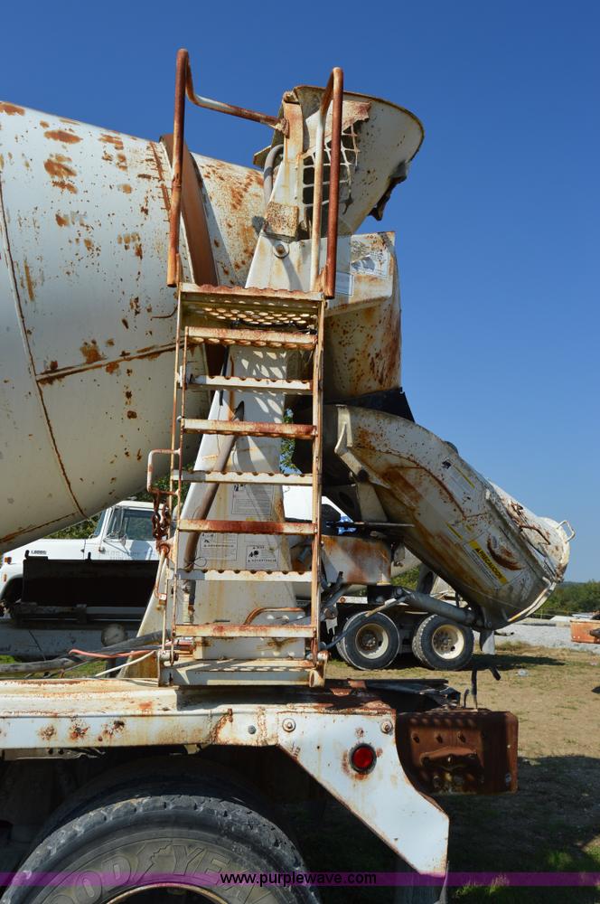 image for item I6485 1994 International 1840 mixer truck