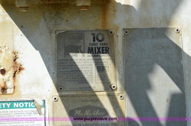 image for item I6485 1994 International 1840 mixer truck