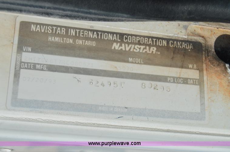 image for item I6485 1994 International 1840 mixer truck