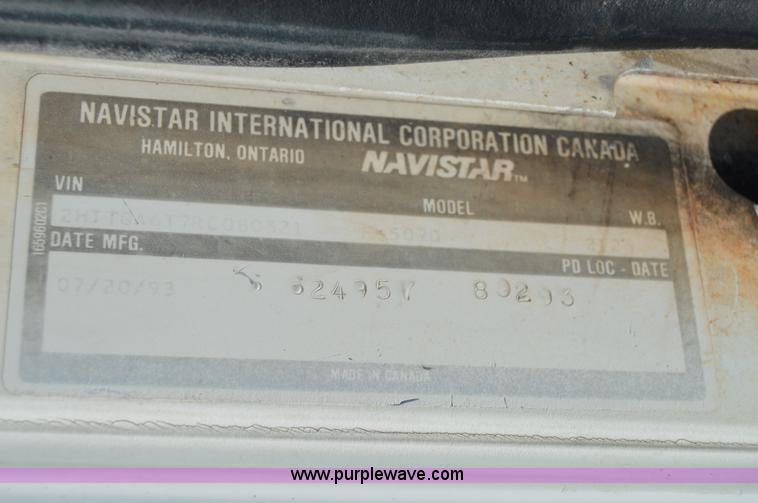 image for item I6485 1994 International 1840 mixer truck