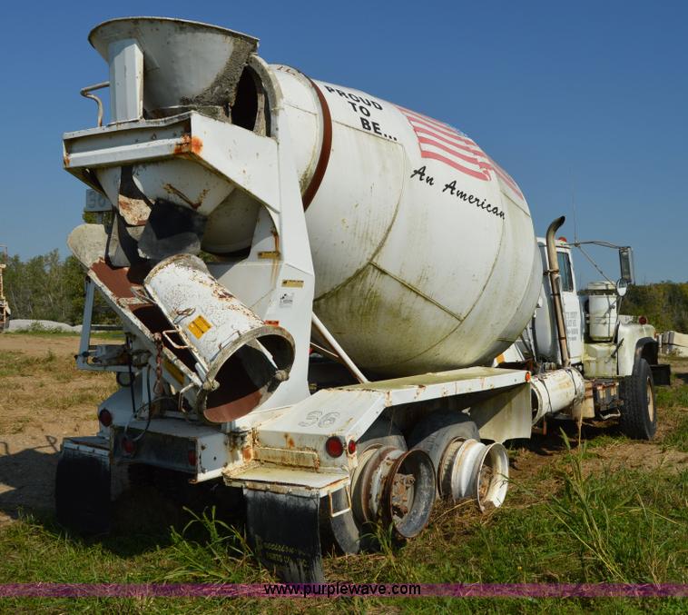 image for item I6486 1987 Mack DM685S mixer truck