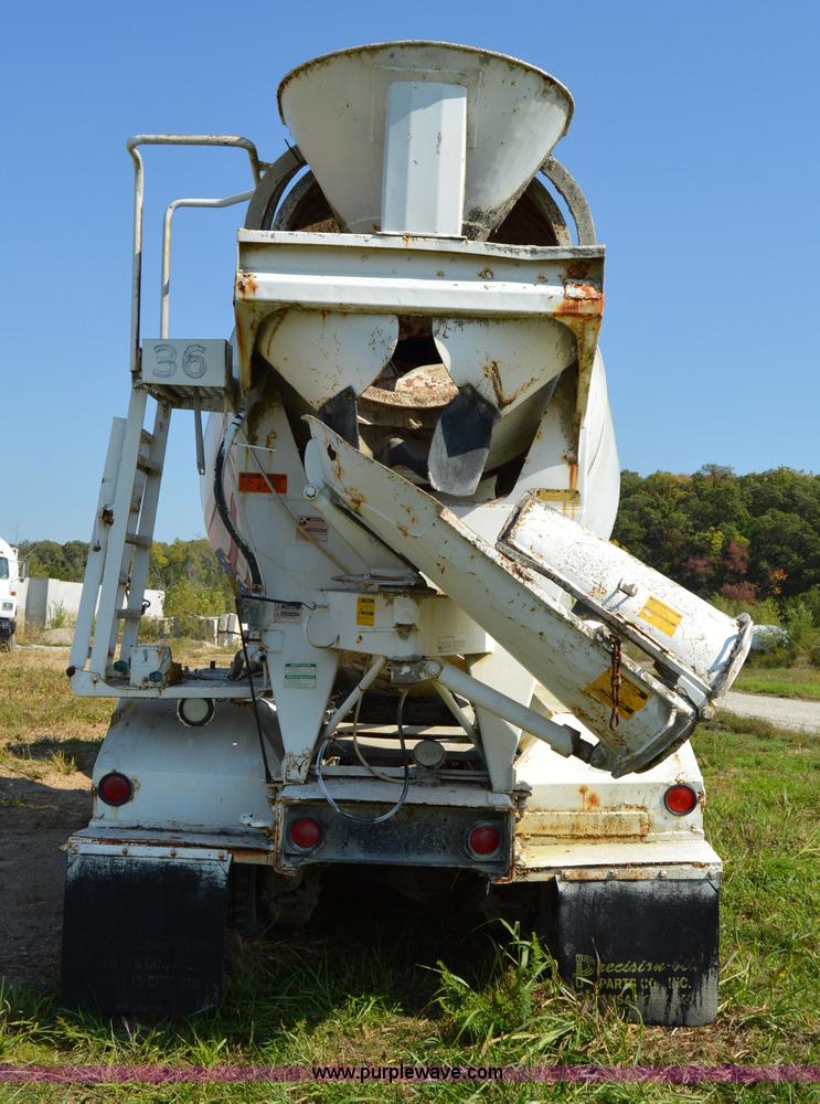 image for item I6486 1987 Mack DM685S mixer truck