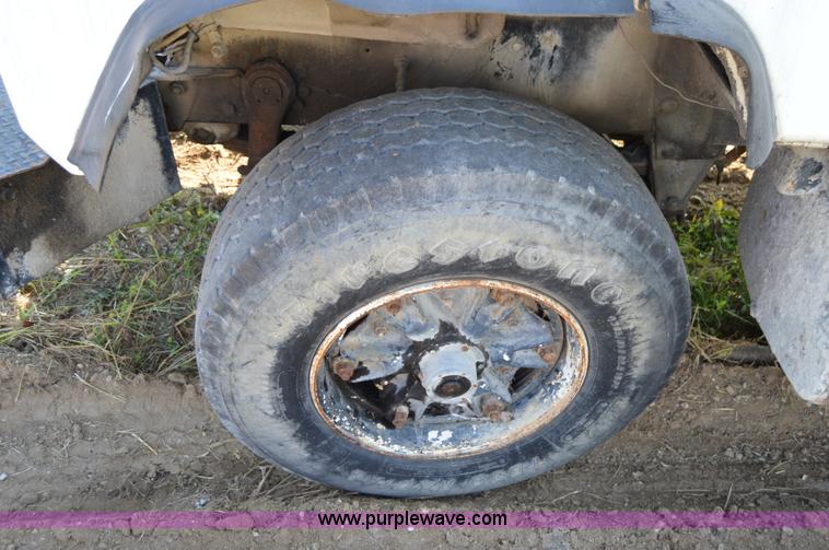 image for item I6486 1987 Mack DM685S mixer truck