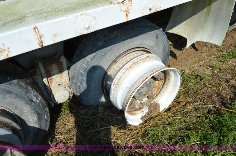 image for item I6486 1987 Mack DM685S mixer truck