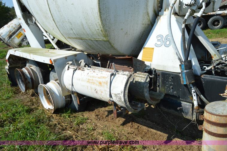 image for item I6486 1987 Mack DM685S mixer truck