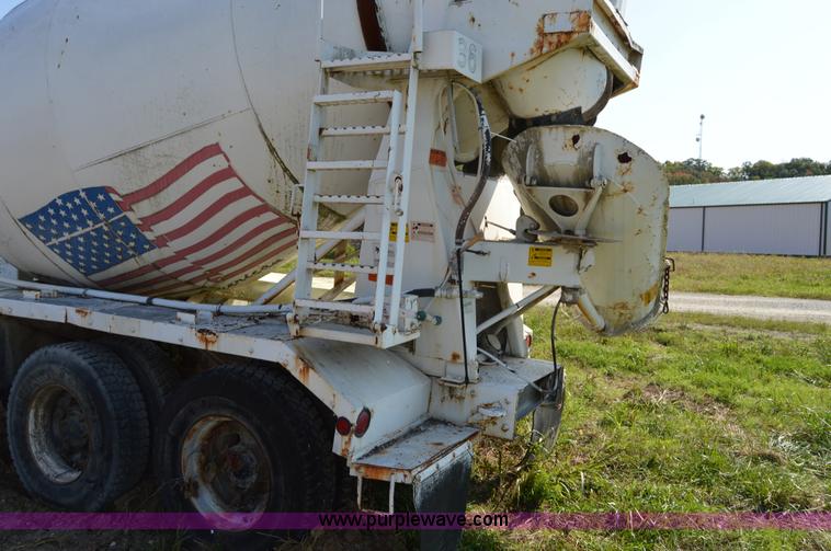 image for item I6486 1987 Mack DM685S mixer truck