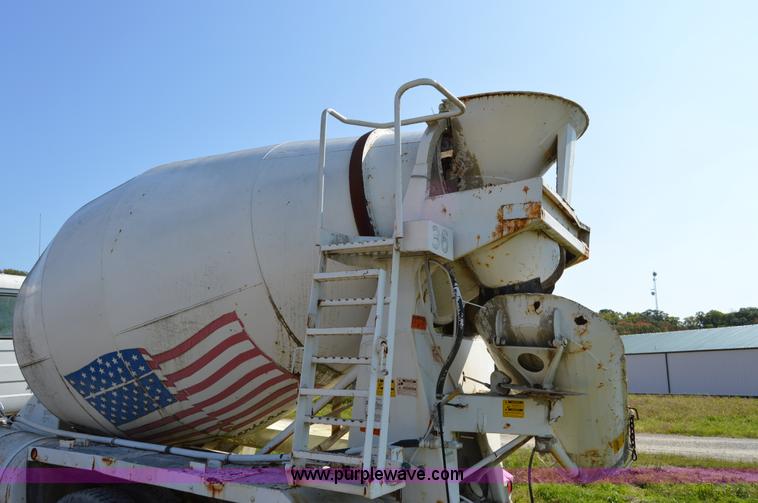 image for item I6486 1987 Mack DM685S mixer truck