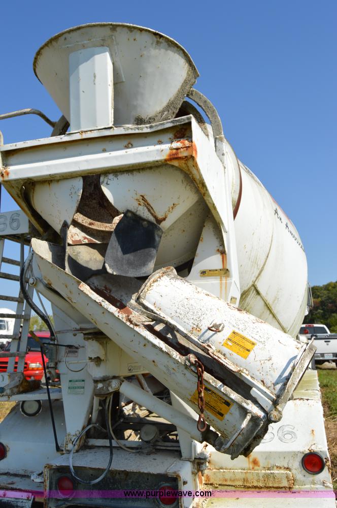 image for item I6486 1987 Mack DM685S mixer truck