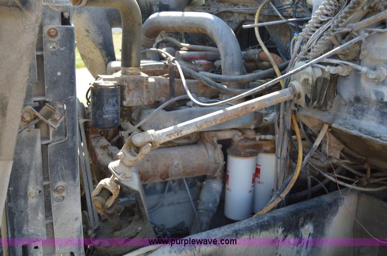image for item I6486 1987 Mack DM685S mixer truck