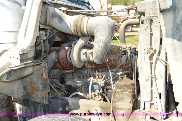 image for item I6486 1987 Mack DM685S mixer truck