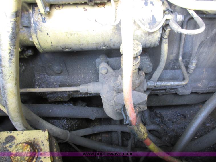 image for item I8920 1994 Caterpillar 963 track loader