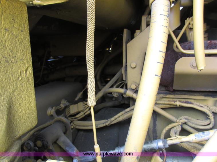 image for item I8920 1994 Caterpillar 963 track loader