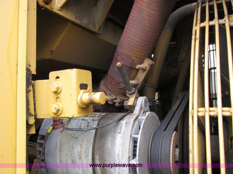 image for item I8920 1994 Caterpillar 963 track loader