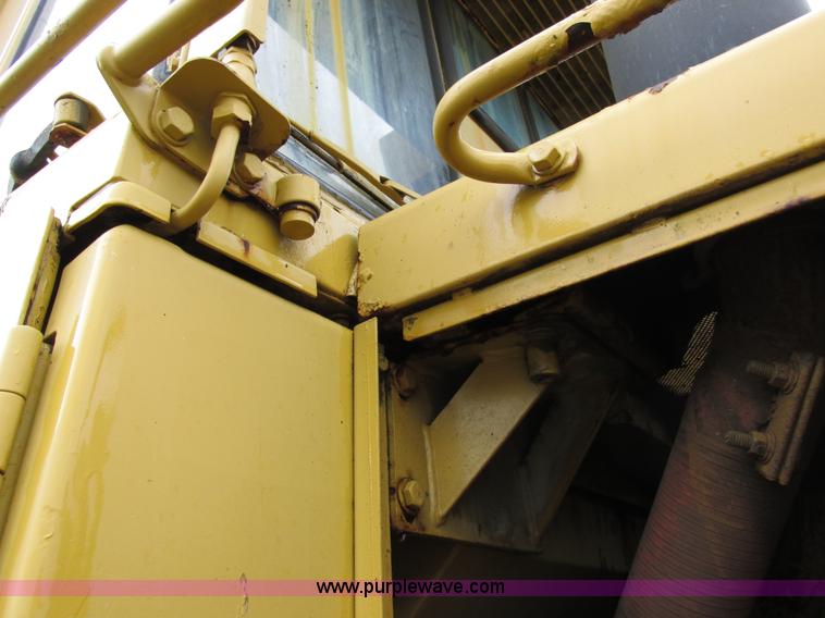 image for item I8920 1994 Caterpillar 963 track loader