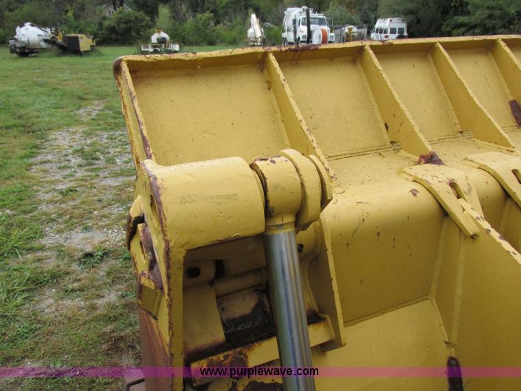 image for item I8920 1994 Caterpillar 963 track loader