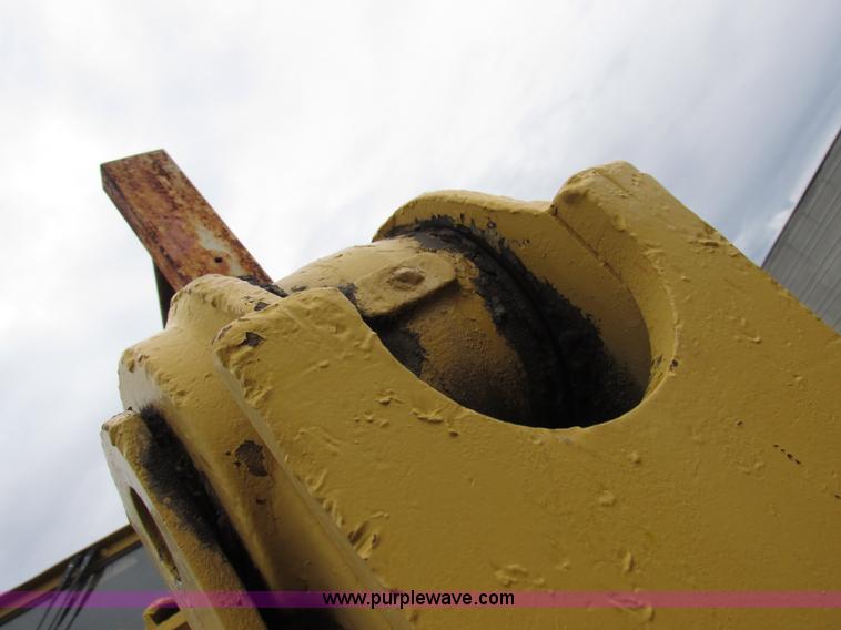 image for item I8920 1994 Caterpillar 963 track loader