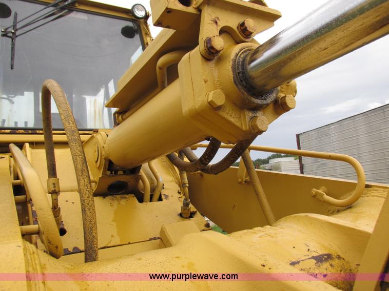 image for item I8920 1994 Caterpillar 963 track loader