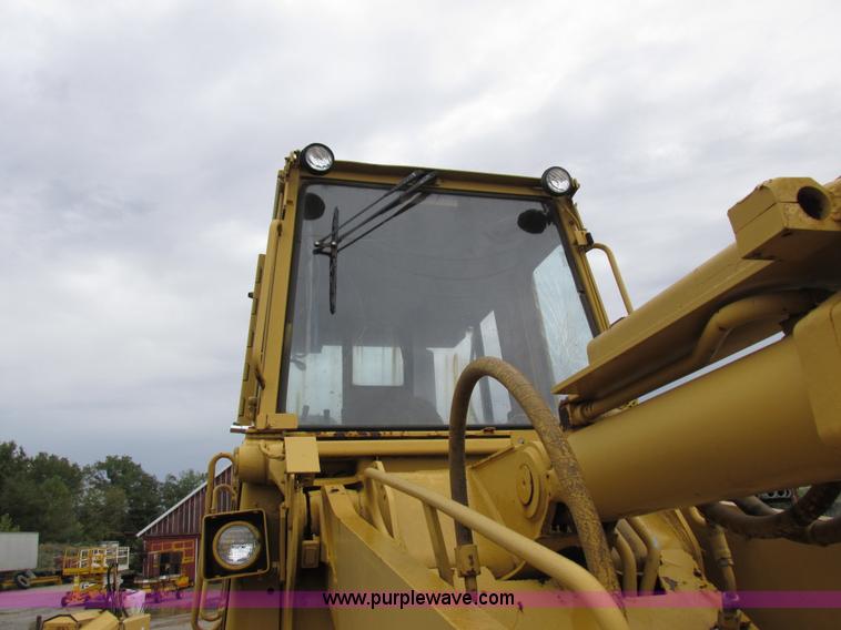 image for item I8920 1994 Caterpillar 963 track loader