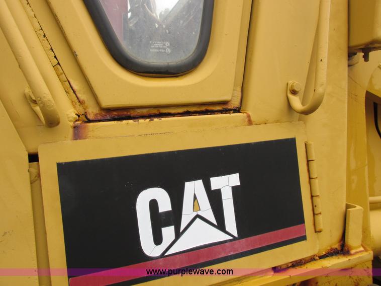 image for item I8920 1994 Caterpillar 963 track loader