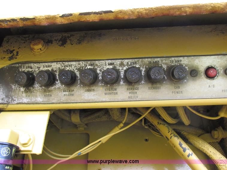 image for item I8920 1994 Caterpillar 963 track loader