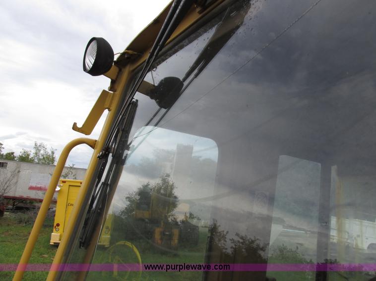 image for item I8920 1994 Caterpillar 963 track loader