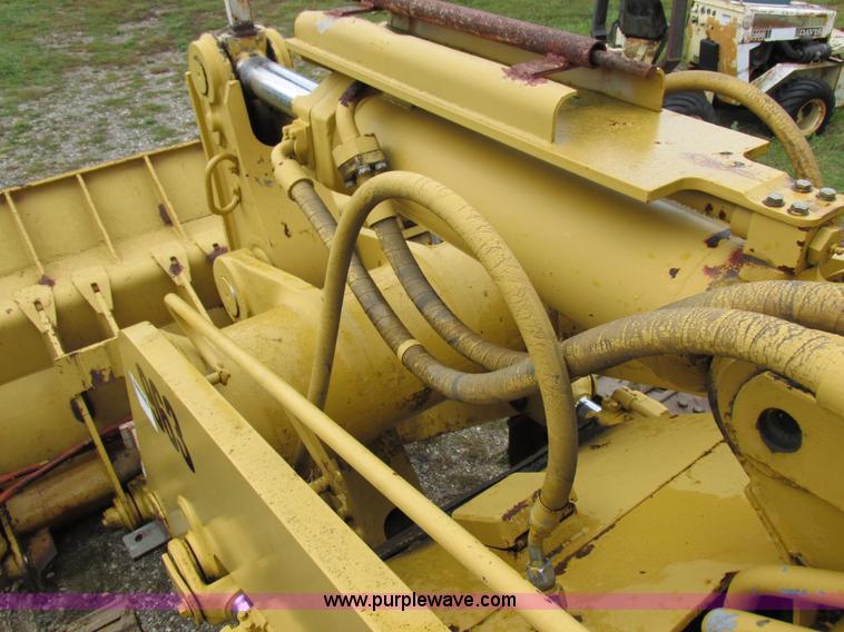 image for item I8920 1994 Caterpillar 963 track loader