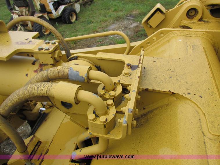 image for item I8920 1994 Caterpillar 963 track loader