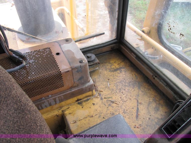 image for item I8920 1994 Caterpillar 963 track loader