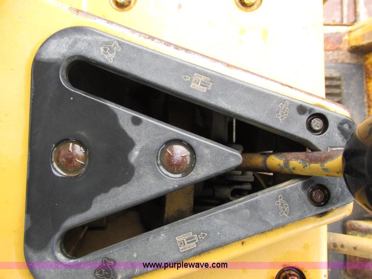 image for item I8920 1994 Caterpillar 963 track loader