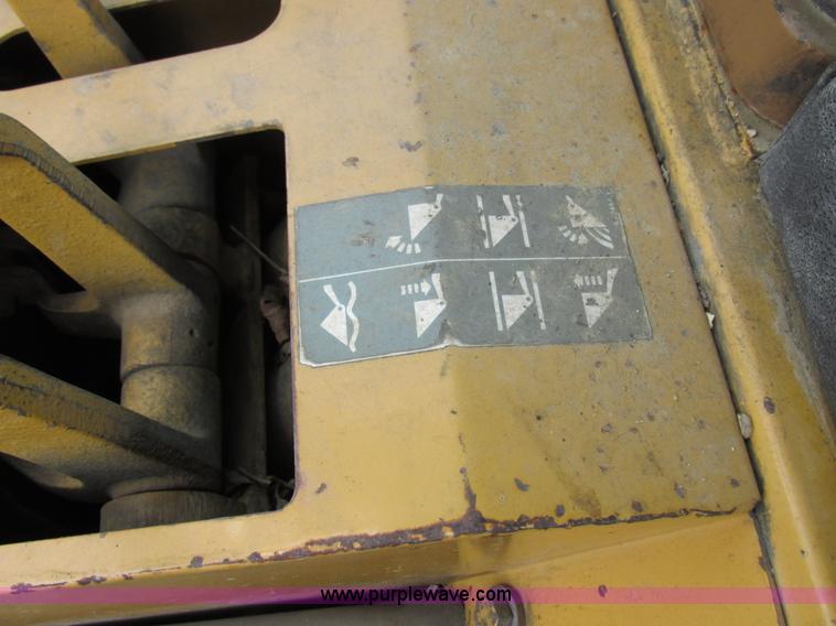 image for item I8920 1994 Caterpillar 963 track loader