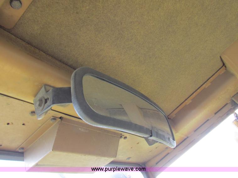 image for item I8920 1994 Caterpillar 963 track loader