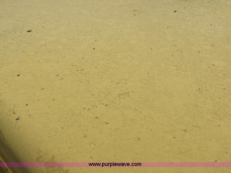 image for item I8920 1994 Caterpillar 963 track loader