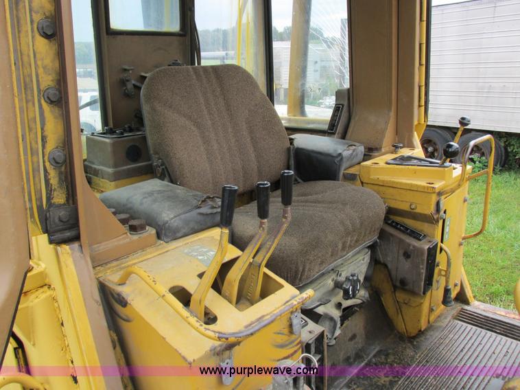 image for item I8920 1994 Caterpillar 963 track loader