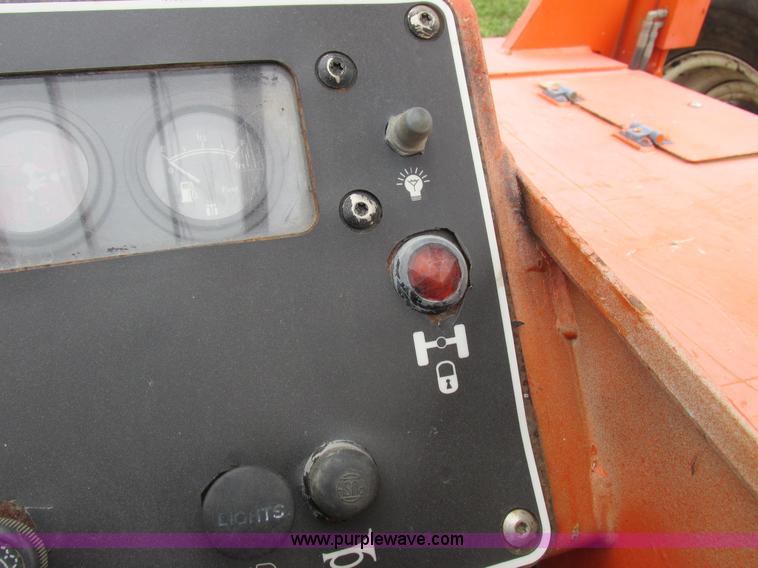 image for item I8942 2000 SkyTrak 8042 telehandler