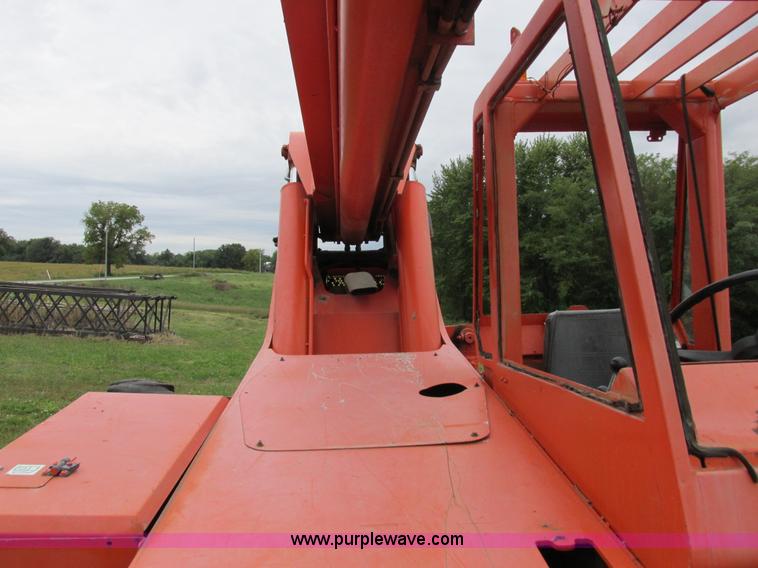 image for item I8942 2000 SkyTrak 8042 telehandler