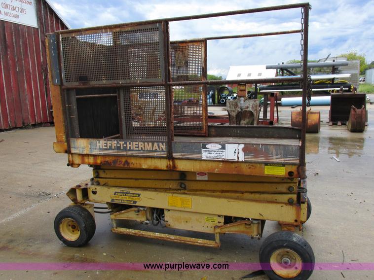 image for item I8943 Heff-T-Herman 220 TM11 scissor lift