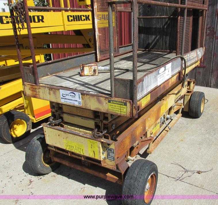 image for item I8943 Heff-T-Herman 220 TM11 scissor lift