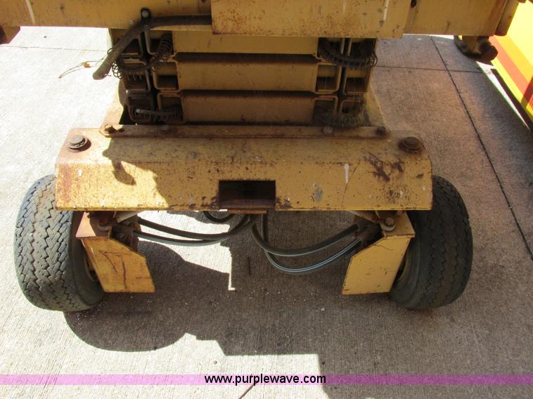 image for item I8943 Heff-T-Herman 220 TM11 scissor lift