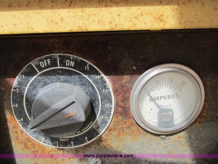 image for item I8943 Heff-T-Herman 220 TM11 scissor lift