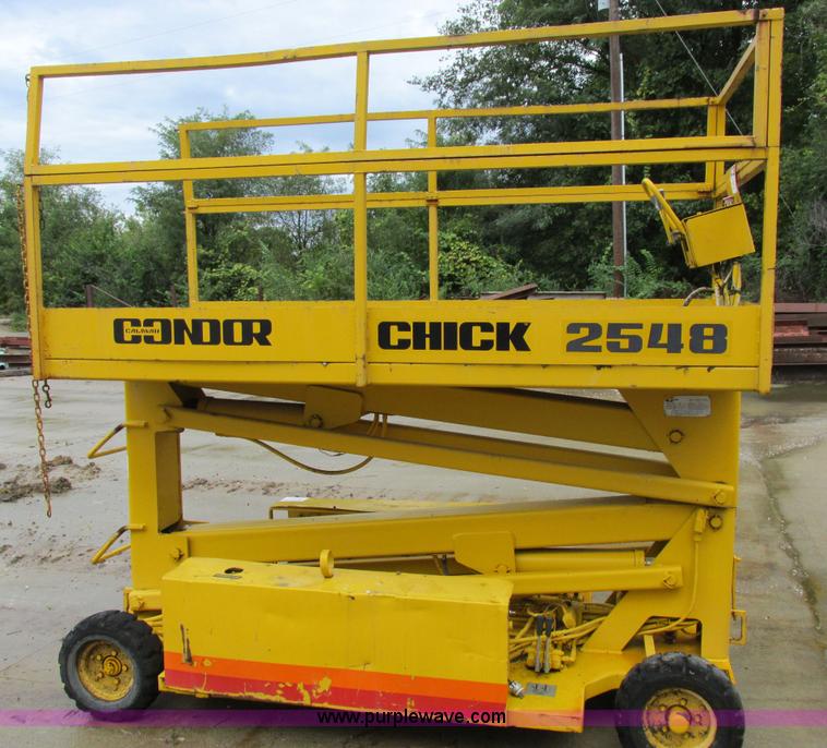 Condor 2548 scissor lift in Columbia, MO | Item I8945 sold | Purple Wave