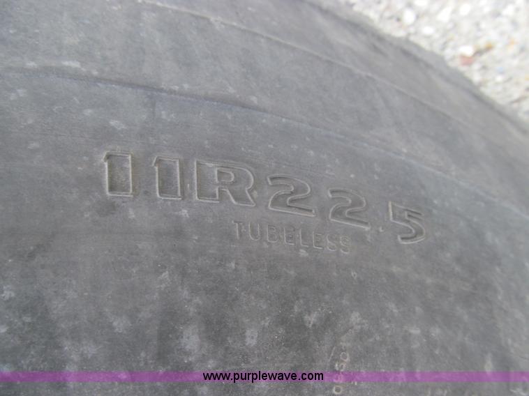 image for item I8977 1992 International 4900 dump truck