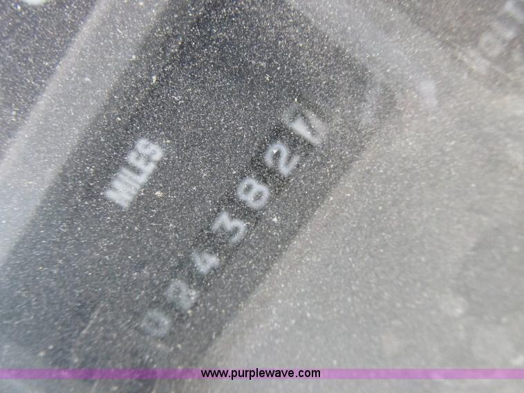 image for item I8977 1992 International 4900 dump truck