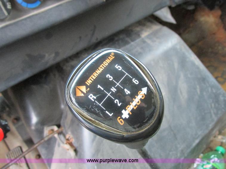 image for item I8977 1992 International 4900 dump truck