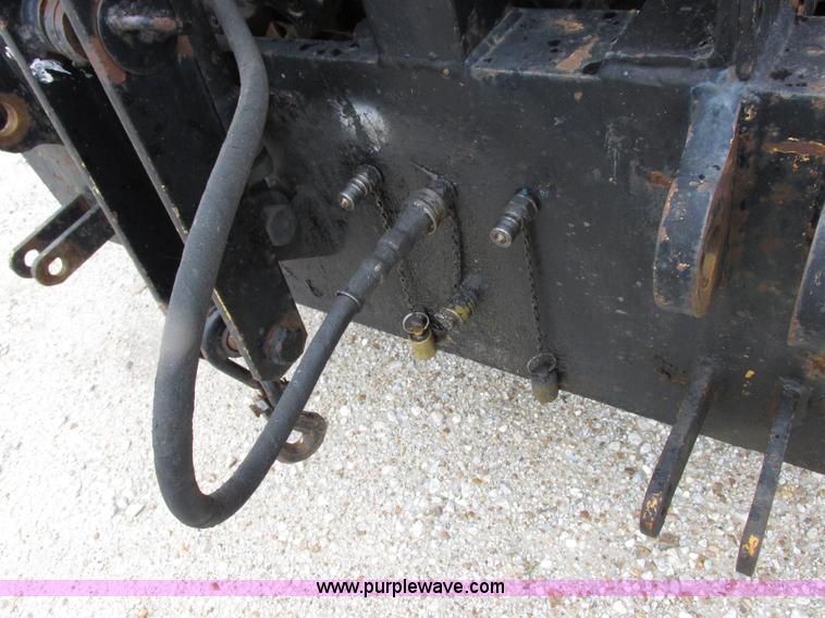 image for item I8977 1992 International 4900 dump truck