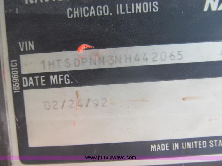 image for item I8977 1992 International 4900 dump truck